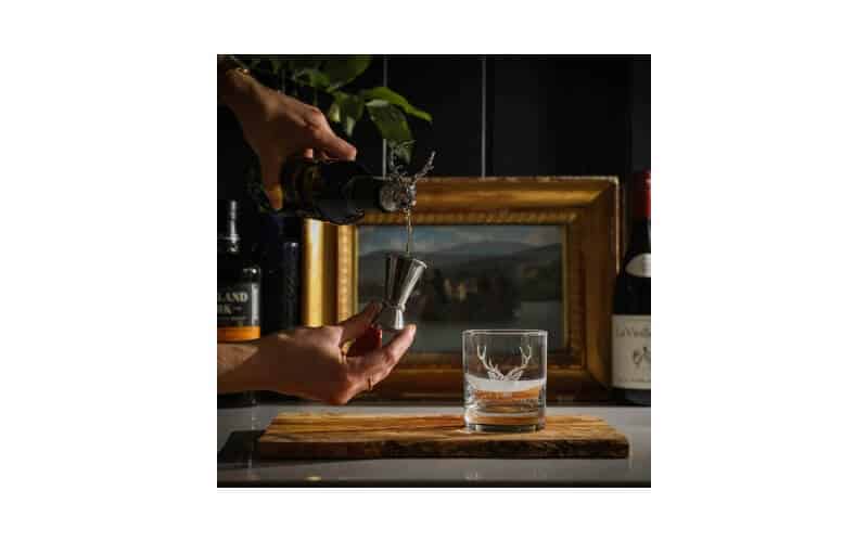 Glas met Schenktuit en Maatbeker Set Edelhert Selbrae House